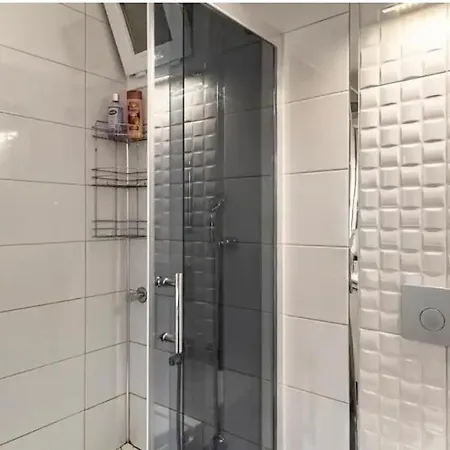 Goeztepe'de Konforlu, Huzurlu Apartment *